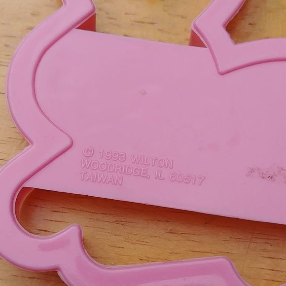 Vintage Wilton Easter Cookie Cutters - Picture 7 of 8